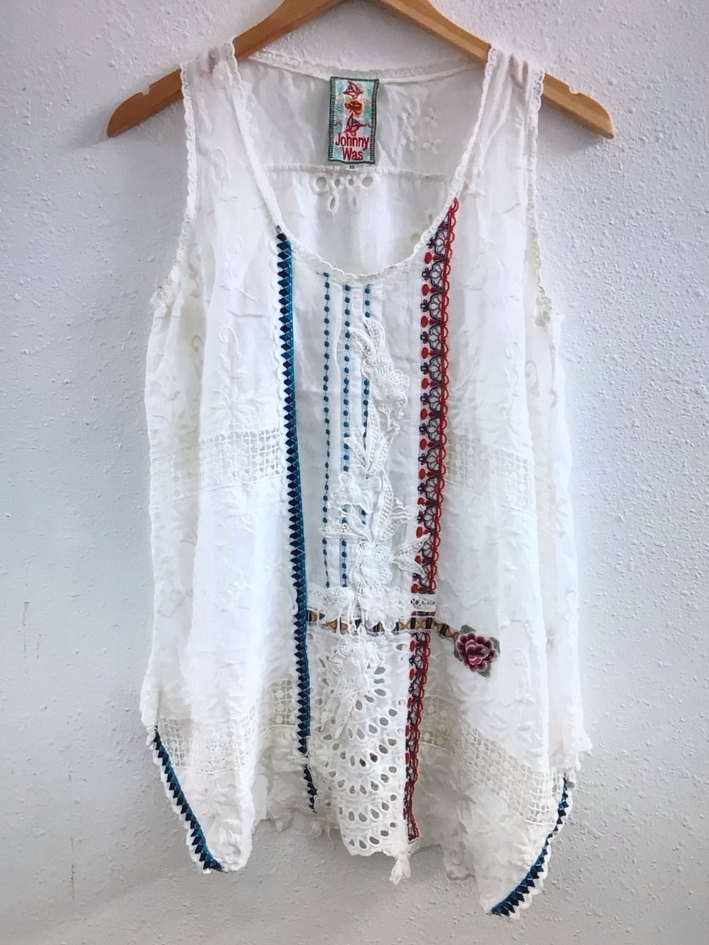 Johnny Was White Sleeveless Lace Tank with Blue and Red Embroidery